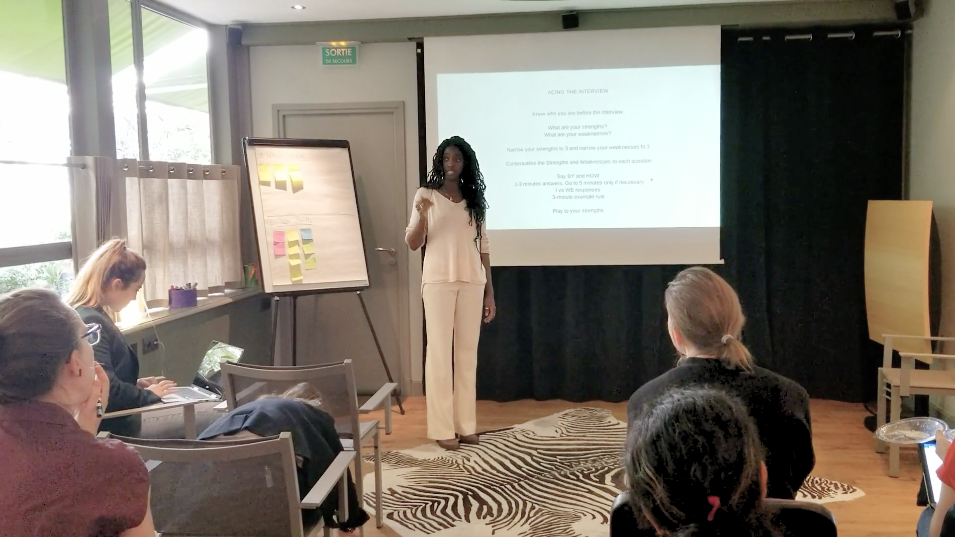 Load video: How to find the best strengths and weaknesses for job interviews.